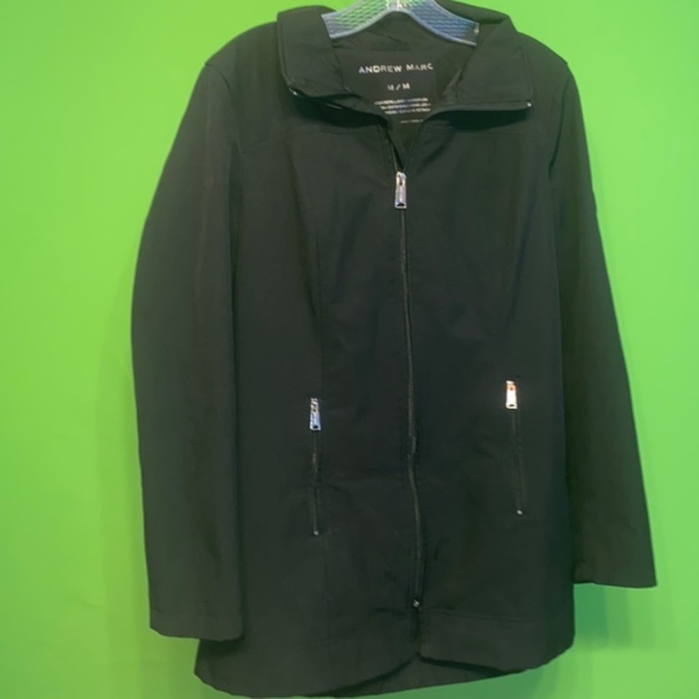 Ladies like new Andrew Marc New York Black warm designer rain Jacket Siz Medium
